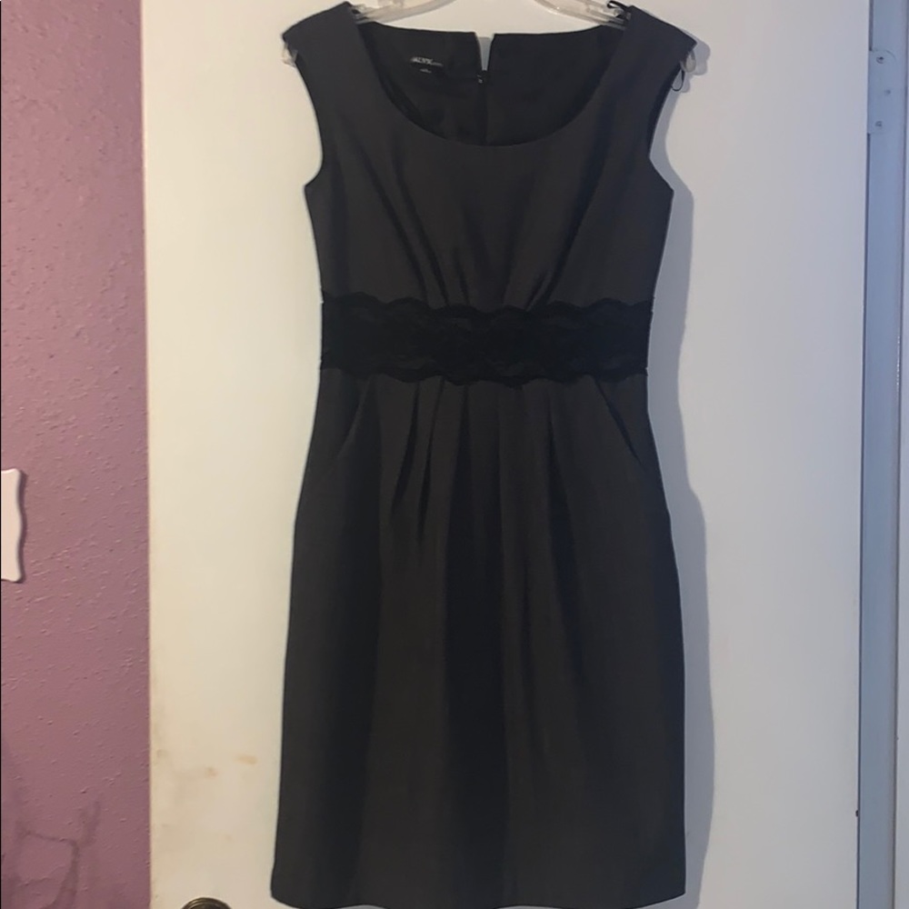 Professional dress with pockets